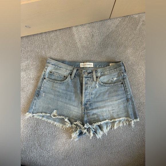 Aritzia- Denim Forum- The Ex Boyfriend Short - Picture 1 of 2